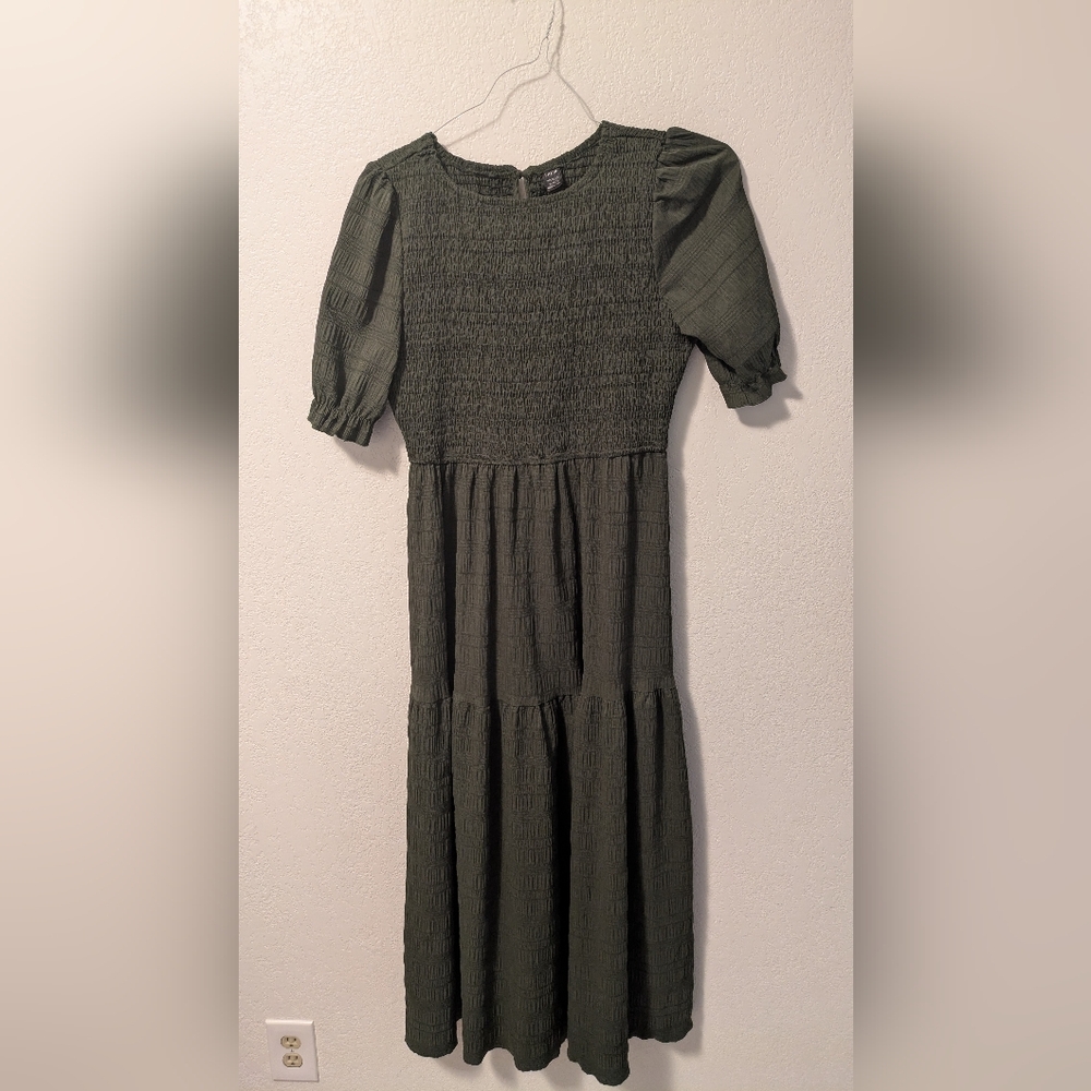 SHEIN Green Smocked Puff Sleeve Midi Dress - Picture 2 of 6